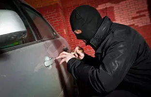 (ویدئو) سرقت بامدادی پژو پارس زیر یک دقیقه 