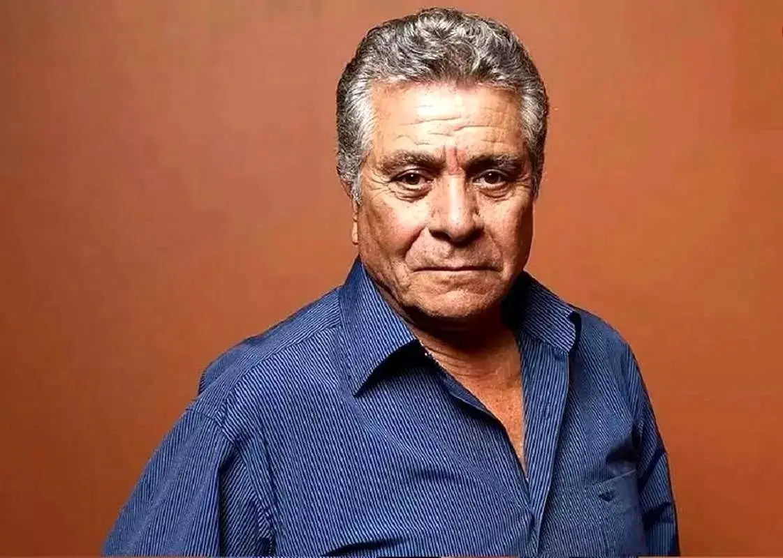 ظاهر متفاوت «بهروز وثوقی» با سبیل و در دهه 50