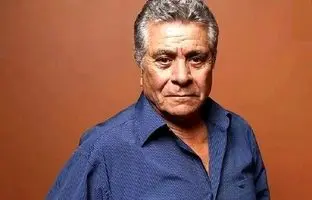 ظاهر متفاوت «بهروز وثوقی» با سبیل و در دهه 50