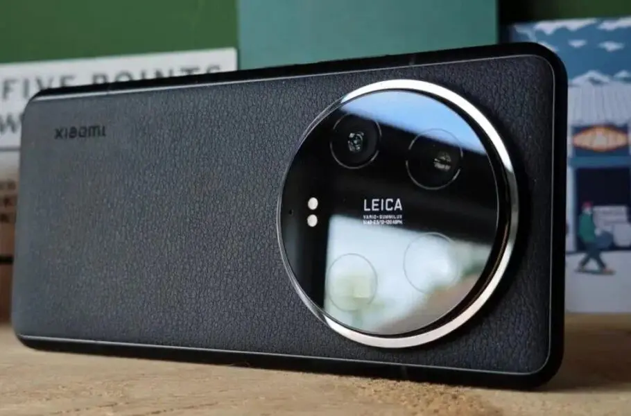 شیائومی 15 اولترا احتمالاً با دوربین پریسکوپ 200 مگاپیکسلی اوایل 2025 به بازار می‌آید