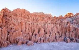 این کلیسا وسط بیابان ساخته شده + ویدئو