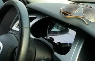 این وسایل خطرناک را هرگز داخل ماشین نگذارید + ویدئو