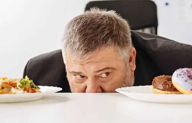 ماده غذایی موثر برای از بین بردن چربی‌ها شکم