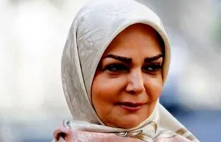  سلفی عاشقانه الهه رضایی مجری دهه شصتی 