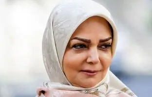  سلفی عاشقانه الهه رضایی مجری دهه شصتی 