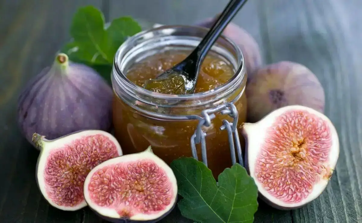 خوشمزه بپزید؛ طرز تهیه مربای انجیر و گردو خوشمزه و مقوی