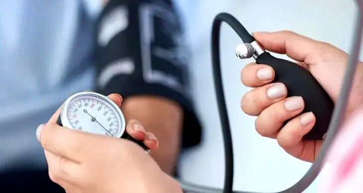 فشار خون بالا دارید؟ ؛ این ۸ تغییر ساده می‌تواند جان شما را نجات دهد