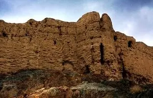 قلعه هزارساله تهران را ببینید