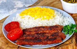 چطوری کباب تابه‌ ای لذیذ خانگی درست کنم؟ دستور پخت ساده و خوشمزه!