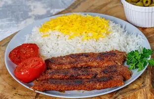 چطوری کباب تابه‌ ای لذیذ خانگی درست کنم؟ دستور پخت ساده و خوشمزه!