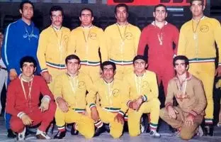 سفر به ایران قدیم؛ تصویری کمیاب از کشتی‌گیران کرمانشاهی + تصویر