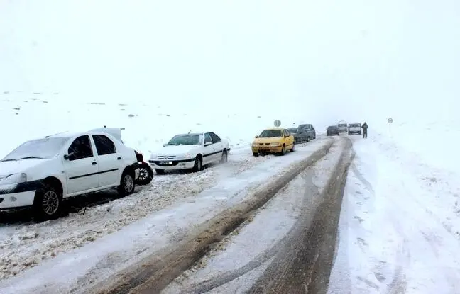 ایران قدیم؛ «اتوبوس ایران‌پیما در برف 2 متری جاده چالوس»؛ دهه 60 + عکس