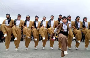 واکنش یک ربات به آهنگ کُردی در شهر مادرید + ویدئو