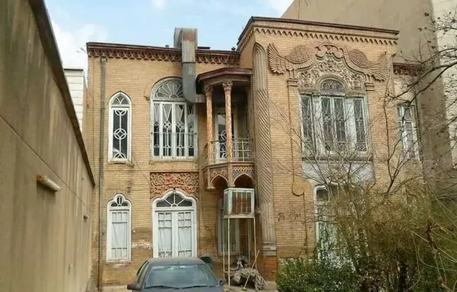 راهنمای سفر؛ قشنگ‌ترین پنجره‌های شهر در خیابان ولیعصر، حوالی محمودیه 