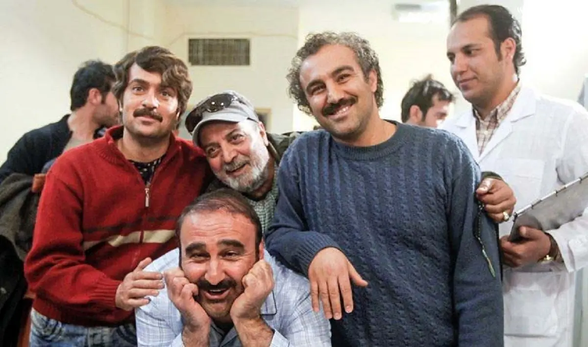 (عکس) سیروس مقدم و محسن تنانبده در پشت صحنه سریال «پایتخت 7»