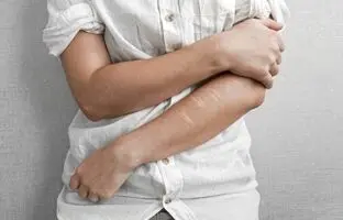 چگونه به فرد خودآزار کمک کنیم؟ 