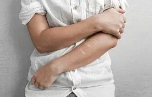 چگونه به فرد خودآزار کمک کنیم؟ 