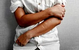 چگونه به فرد خودآزار کمک کنیم؟ 