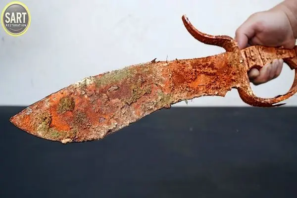 مراحل تماشایی بازسازی یک چاقوی قدیمی و زنگ زده که سال ها زیر خاک بود! + ویدئو