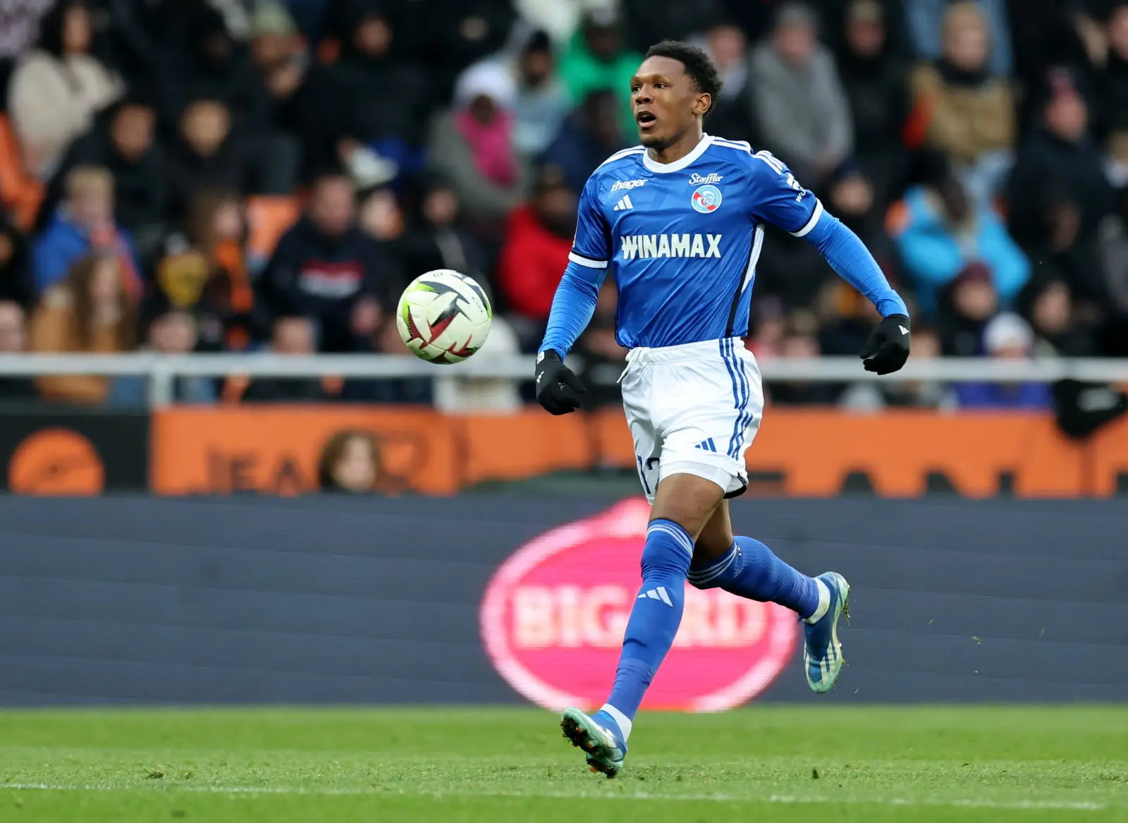 بیوگرافی لبو موتیبا، گزینه جدید استقلال در خط حمله 