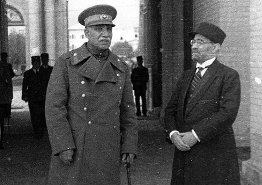 «محمدعلی فروغی و رضاخان» در مشهد؛ سال 1313 + تصویر