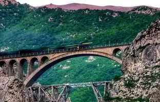 پل‌سفید سوادکوه برفی شد + ویدئو