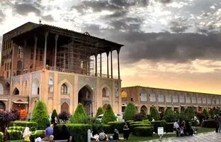 جاهای دیدنی اصفهان؛ زیباترین بناهای تاریخی برای گرم شدن در یک روز سرد