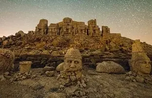 هشتمین عجایب دنیای قدیم؛ جایی که «اهورامزدا» و «زئوس» یکی شدند