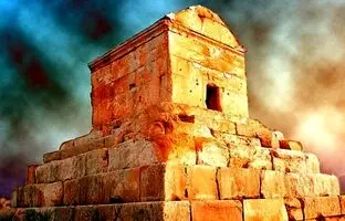 چرا مقبره کوروش با دیگر شاهان هخامنشی فرق دارد؟