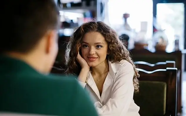 آیا مردان زودتر از زنان عاشق می‌شوند؟