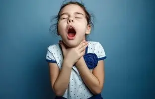 نجات کودک از خفگی با انجام این تکنیک ساده و کاربردی + ویدئو