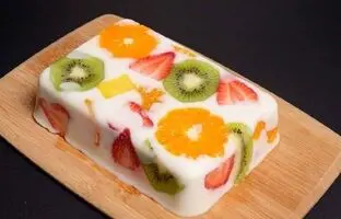 این دسر جادویی میوه‌ ای را برای شب یلدا درست کنید