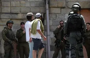 رقص و پایکوبی شهرک‌نشینان در مقبره حضرت یوسف + ویدئو