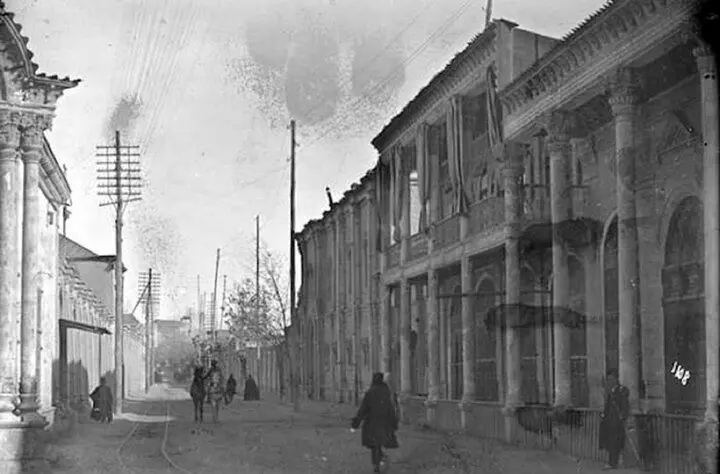 از بناهای پارک اتابک تا کالسکه‌ران میدان ارگ + تصویر