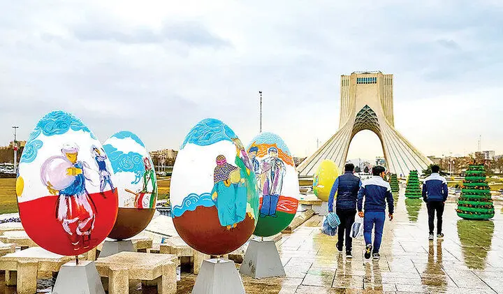 تخم‌ مرغ‌های غول‌ پیکر جایگزین جشن‌ های نوروزی؛ چرا تهران بوی نوروز نمی‌دهد؟
