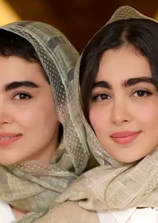 سارا و نیکا به همراه رحمان و رحیم سریال پایتخت در شفرونی