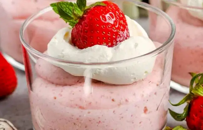  طرز تهیه موس توت فرنگی؛ دسر خوشبو و لطیف 