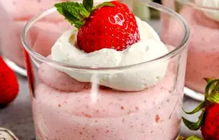  طرز تهیه موس توت فرنگی؛ دسر خوشبو و لطیف 