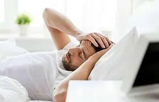 چرا صبح‌ها با سردرد از خواب بیدار می‌شویم؟
