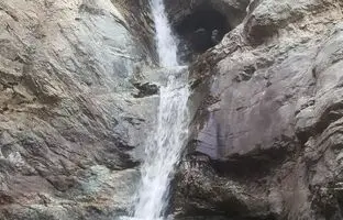 راهنمای سفر؛ آبشاری که مدفن ژنرال فرانسوی است/ چرا خارجی‌ها به دامنه کوه پناه برده بودند؟