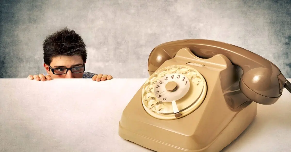 اضطراب تلفنی چیست؟ آیا برایتان سخت است تلفن پاسخ دهید؟!