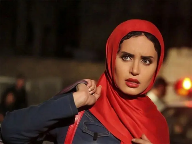 موتورسواری الناز شاکردوست در خیابان های تهران + ویدئو