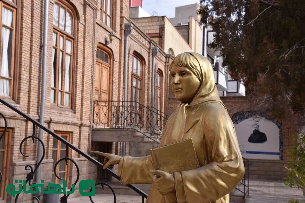 شعردرمانی؛ اظهار بی‌میلی به دنیای زودگذر در این شعر پروین اعتصامی دروغ است!
