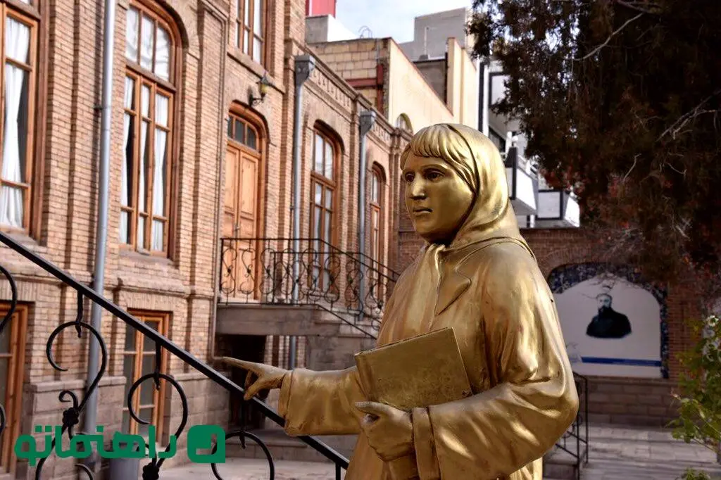 شعردرمانی؛ اظهار بی‌میلی به دنیای زودگذر در این شعر پروین اعتصامی دروغ است!