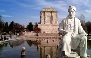  سفر به ایران قدیم؛ وقتی مقبرۀ فردوسی شبیه «اهرام مصر» بود 