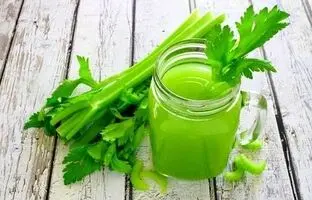 خواص عرق کرفس و نحوه مصرف آن