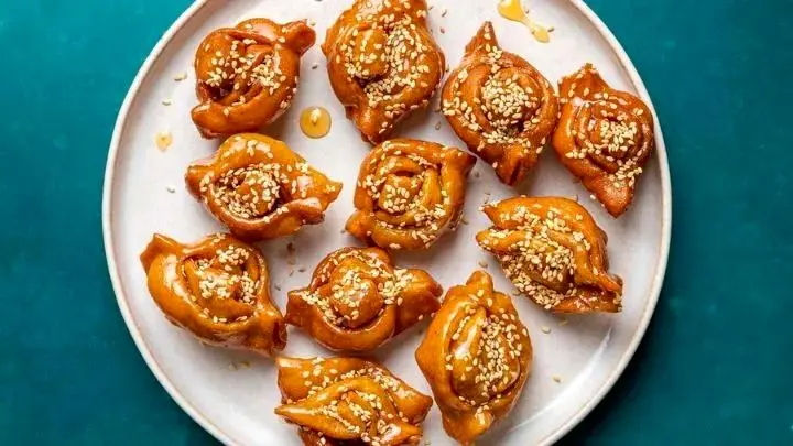 طرز تهیه شیرینی شباکیه عربی (زولبیا فانوسی)؛ برای ماه رمضان