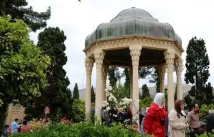 فال حافظ امروز چهارشنبه 3 اردیبهشت ماه 1404
