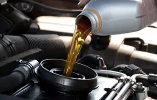 آیا تعویض روغن موتور وقتی که خودرو گرم است کار درستی است؟