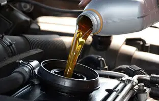 آیا تعویض روغن موتور وقتی که خودرو گرم است کار درستی است؟